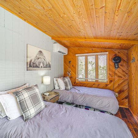 Rustic Newland Cabin With Deck By Lake And Trails! Exterior photo