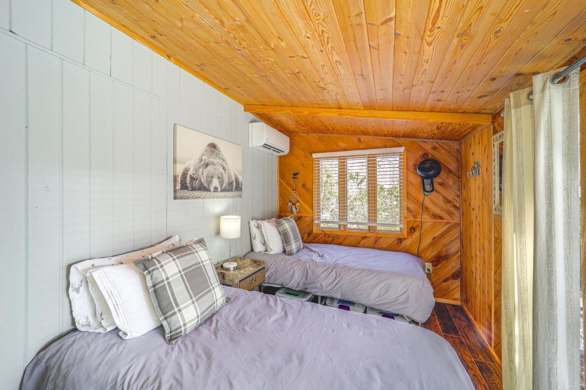 Rustic Newland Cabin With Deck By Lake And Trails! Exterior photo