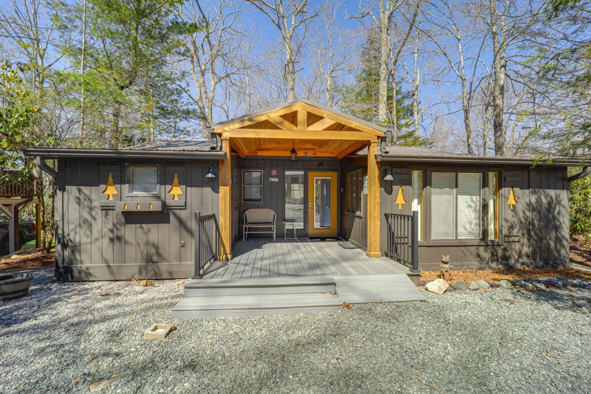 Rustic Newland Cabin With Deck By Lake And Trails! Exterior photo